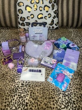 Purple bundle - all new- 22 pieces